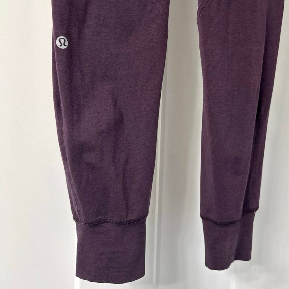 Lululemon Meant To Move Yoga Pant 27" Black Cherry Size 2 W5AUOS *EUC - Picture 8 of 10